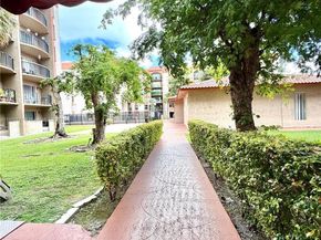 5201 NW 7th St 212, Miami FL 33126