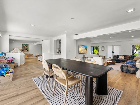 21000 NE 18th Ct, Miami FL 33179