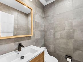 21000 NE 18th Ct, Miami FL 33179