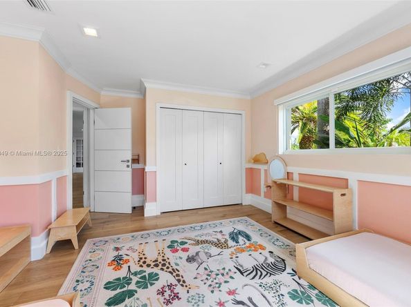 21000 NE 18th Ct, Miami FL 33179