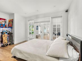 21000 NE 18th Ct, Miami FL 33179