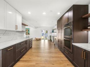 21000 NE 18th Ct, Miami FL 33179