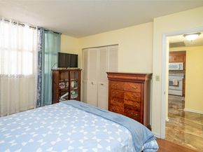 1000 Colony Point Cir 203, Pembroke Pines FL 33026