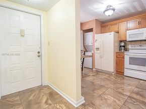 1000 Colony Point Cir 203, Pembroke Pines FL 33026