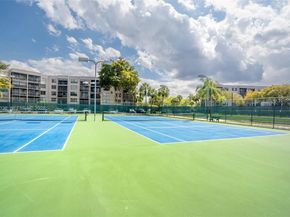 1000 Colony Point Cir 203, Pembroke Pines FL 33026