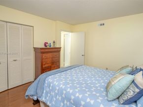 1000 Colony Point Cir 203, Pembroke Pines FL 33026