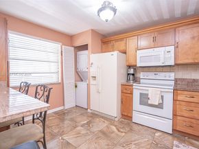 1000 Colony Point Cir 203, Pembroke Pines FL 33026