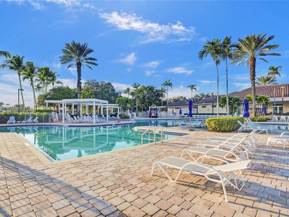 1381 Sago Ln, Weston FL 33327