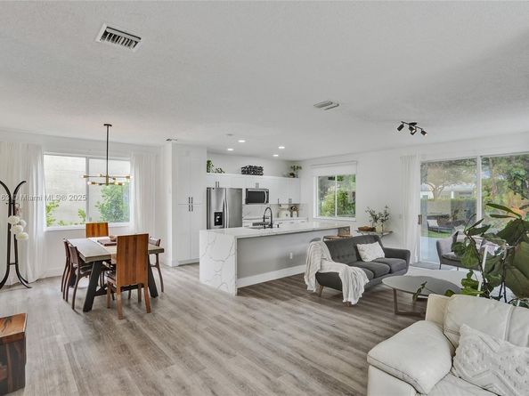 1381 Sago Ln, Weston FL 33327