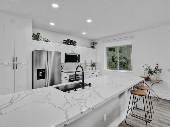 1381 Sago Ln, Weston FL 33327