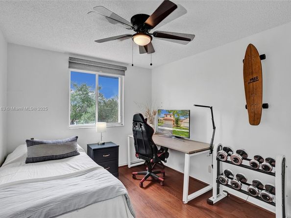 1381 Sago Ln, Weston FL 33327