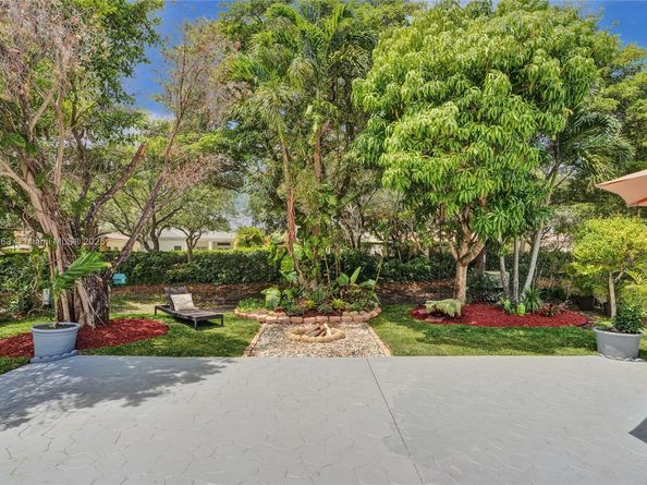 1381 Sago Ln, Weston FL 33327