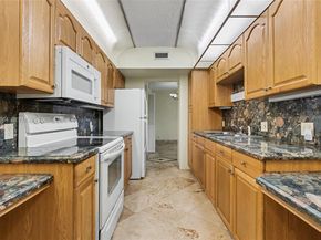 4200 Hillcrest Dr 408, Hollywood FL 33021