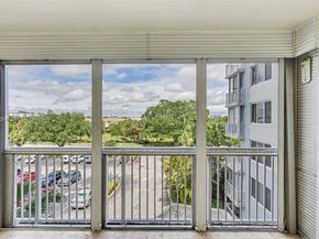 4200 Hillcrest Dr 408, Hollywood FL 33021