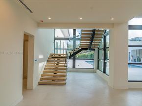 6290 Chapman Field Dr, Pinecrest FL 33156