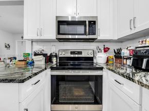 9435-9437 SW 39th St, Miami FL 33165