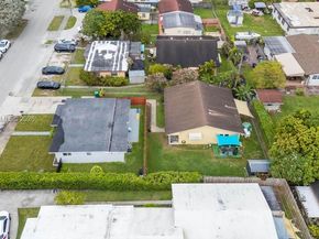 9435-9437 SW 39th St, Miami FL 33165