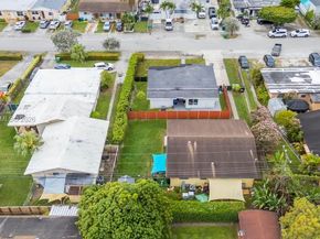 9435-9437 SW 39th St, Miami FL 33165