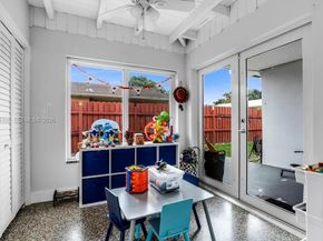 9435-9437 SW 39th St, Miami FL 33165