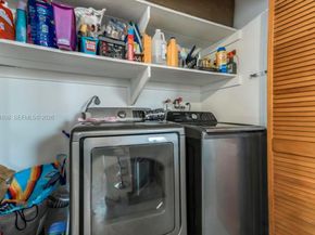 9435-9437 SW 39th St, Miami FL 33165