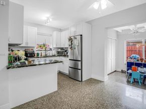 9435-9437 SW 39th St, Miami FL 33165