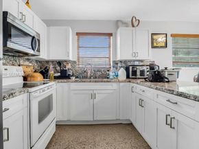 9435-9437 SW 39th St, Miami FL 33165