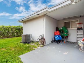 9435-9437 SW 39th St, Miami FL 33165