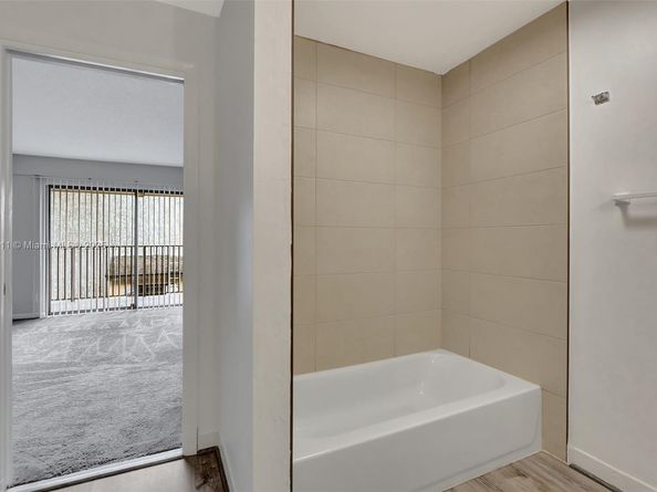 97 Deer Creek Rd 106, Deerfield Beach FL 33442