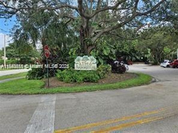97 Deer Creek Rd 106, Deerfield Beach FL 33442