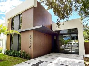 536 NW 48th St, Miami FL 33127