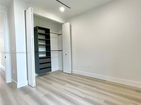 536 NW 48th St, Miami FL 33127