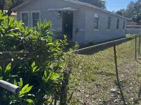 1940 NW 96th St, Miami FL 33147