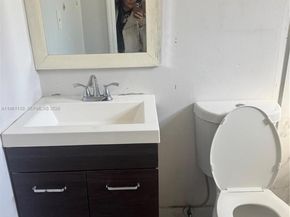 1940 NW 96th St, Miami FL 33147