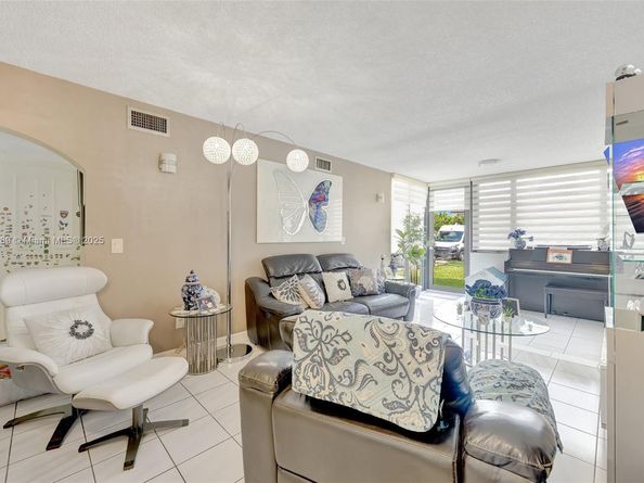 11755 SW 18th St 107, Miami FL 33175