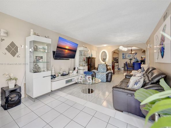 11755 SW 18th St 107, Miami FL 33175