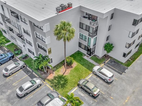 11755 SW 18th St 107, Miami FL 33175