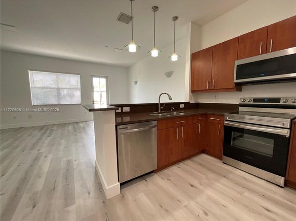 412 SW 13th Ter 412, Fort Lauderdale FL 33312
