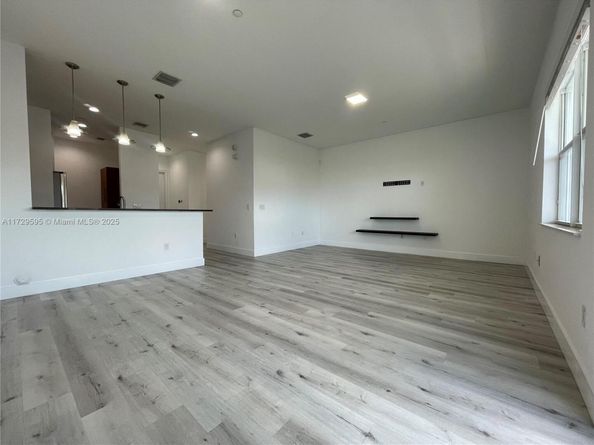 412 SW 13th Ter 412, Fort Lauderdale FL 33312