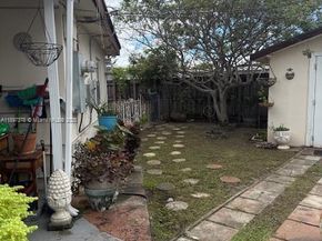 961 E 10th Pl, Hialeah FL 33010