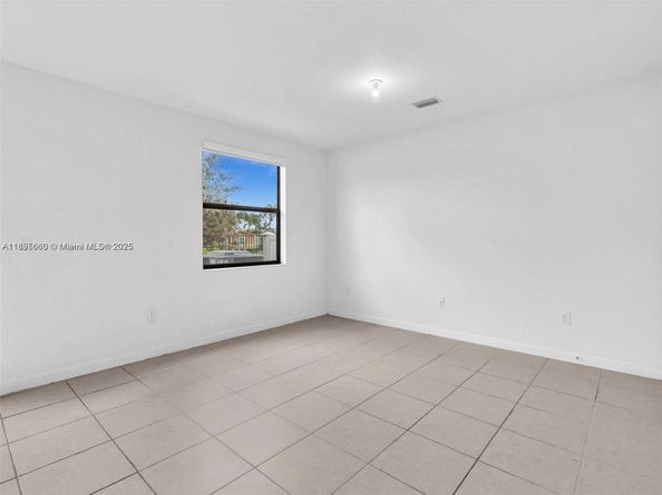 20381 NW 4th Ct, Miami Gardens FL 33169