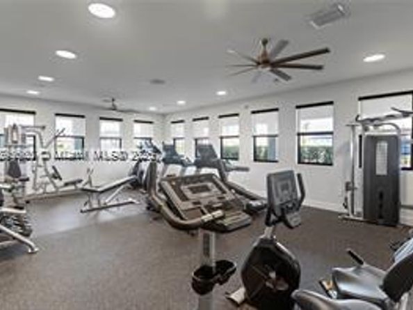 20381 NW 4th Ct, Miami Gardens FL 33169