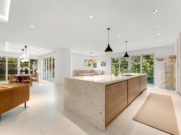 545 NE 55th Ter, Miami FL 33137