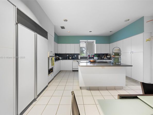 6002 SW 79th Ct, Miami FL 33143