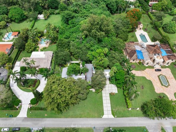 6002 SW 79th Ct, Miami FL 33143