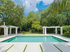 6002 SW 79th Ct, Miami FL 33143