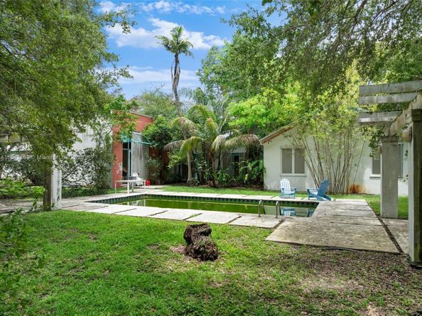 6002 SW 79th Ct, Miami FL 33143
