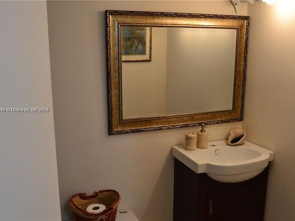 900 Bay Dr 615, Miami Beach FL 33141