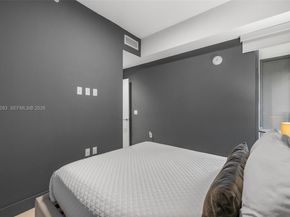 239 SW 9th St 1604, Miami FL 33130