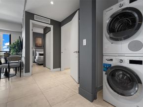 239 SW 9th St 1604, Miami FL 33130