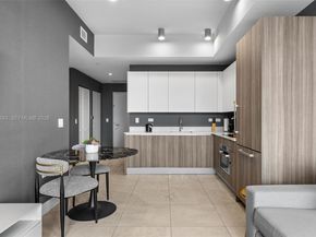 239 SW 9th St 1604, Miami FL 33130